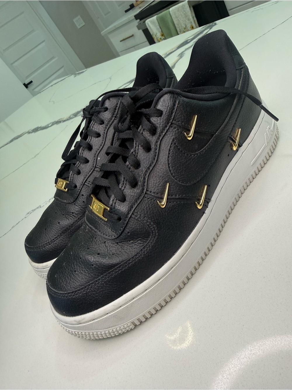 Nike Air Force 1 Low '07 Low Metallic Gold Mini Swoosh Black Women's Size 8 CT19
